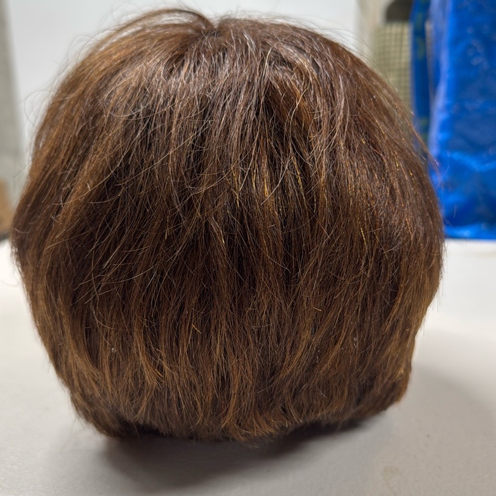 Wig - Picture 3 of 6